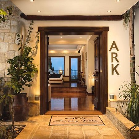 Ark Luxury & Private Villa Mouzákion Exterior foto